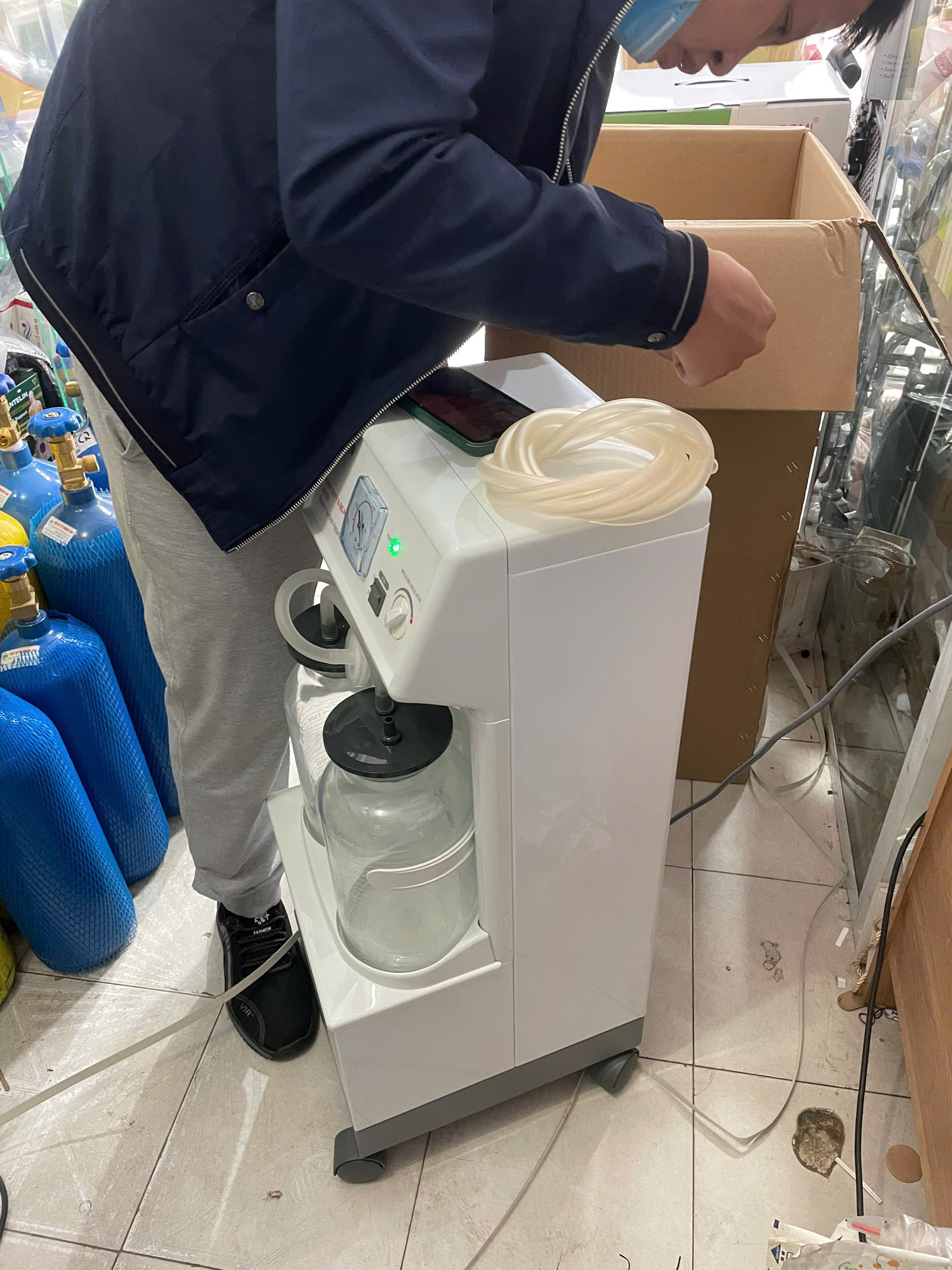 Máy hút dịch Yuwell 7A-23B 40 lít